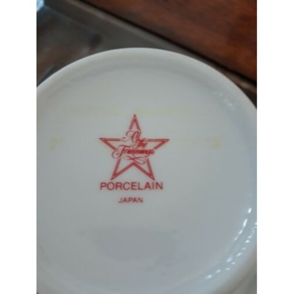 All The Trimmings Royal Gallery CHRISTMAS HOLLY Porcelain lided Mug & Saucer set - Picture 7 of 12